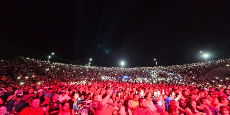 Los Originales de San Juan abarrotan el Teatro del Pueblo