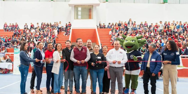 Quiroga impulsa la ciencia, tecnología e innovación