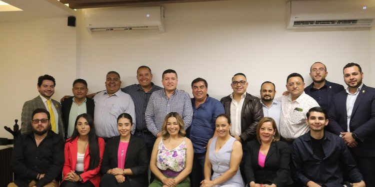 Atiende Vicente Gómez el tema de la salud en el distrito XIX