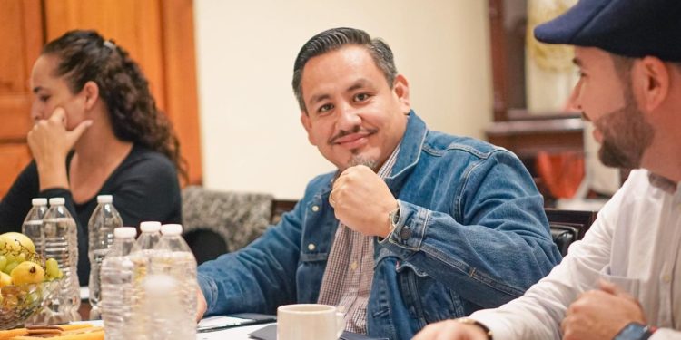 Poder Legislativo debe privilegiar el diálogo y respetar la pluralidad: Víctor Manríquez