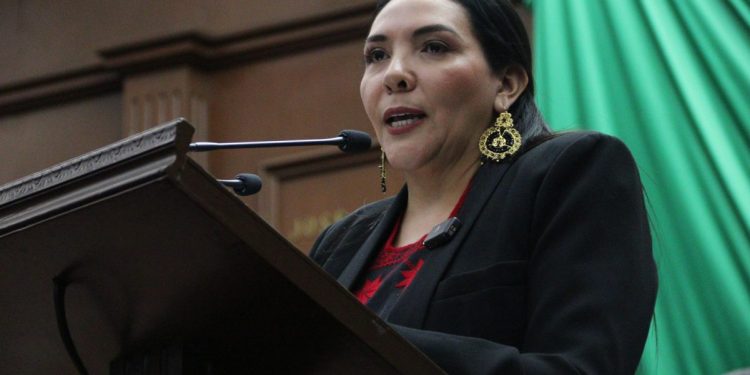Urge atender daños provocados por huracán John y garantizar apoyo a la población afectada: Adriana Campos Huirache