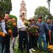 Con miles de flores de cempasúchil ayuntamiento adorna las plazas públicas