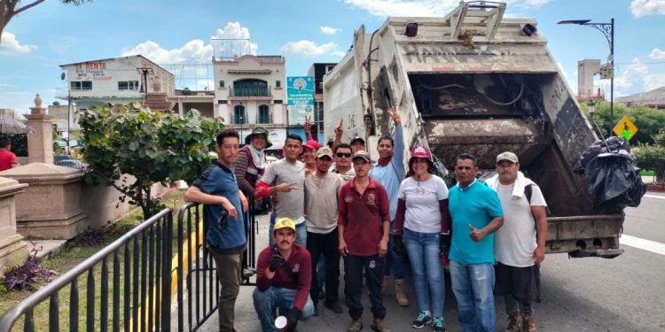 Intensifican jornada de limpieza en Apatzingán
