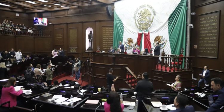 A la magistrada Alma Bahena, presea “Constitución de 1814”: 76 Legislatura