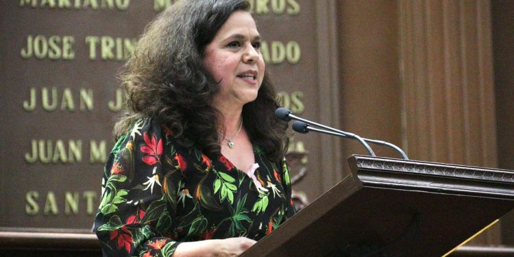 Que funcionarios eviten lenguaje machista, sexista y peyorativo: Melba Albavera Padilla