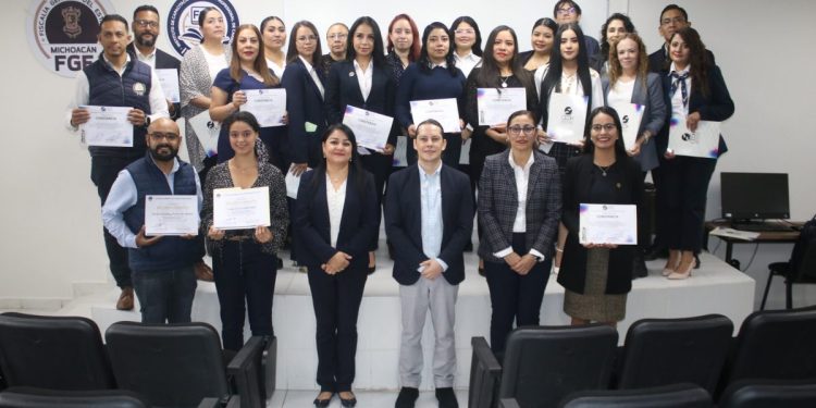 Concluye FGE capacitación en materia de Lengua de Señas Mexicana