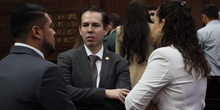 En tiempo récord, comisiones avalan presupuestos de ingreso municipales: Alfredo Anaya