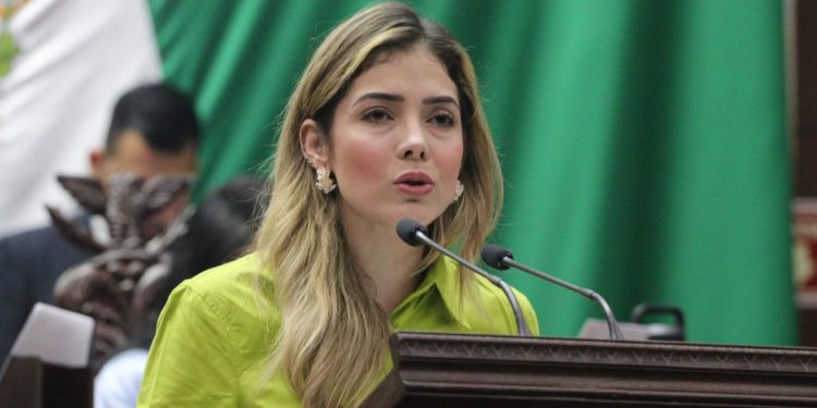 Propone  Brissa Arroyo  mayor vinculación del Congreso local con ciudadanía