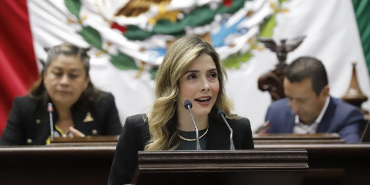 Propone diputada Brissa Arroyo tipificar como delito la creación y difusión de imágenes sexuales alteradas con Inteligencia Artificial (IA)