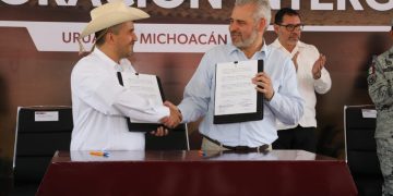 Bedolla y Manzo firman convenio para fortalecer la seguridad en Uruapan