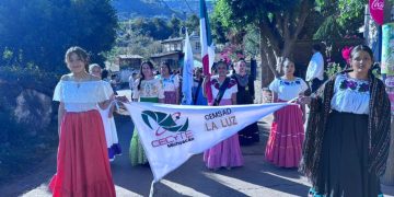 Estudiantes del Cecytem desfilaron por el Aniversario de la Revolución Mexicana
