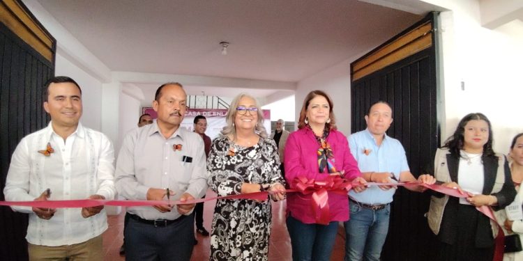 Emma Rivera inaugura casa de enlace legislativa en Zitácuaro
