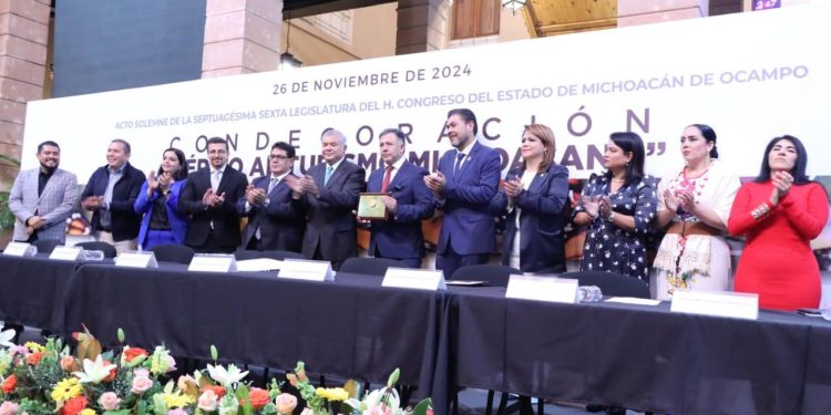 Congreso del Estado entrega condecoración “Mérito al Turismo Michoacano”