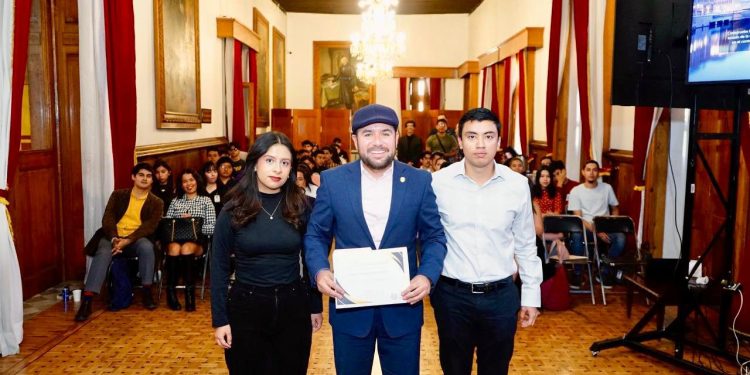 Reyes Galindo impulsa la formación legislativa de jóvenes en el «Taller Nicolaita Legislativo»