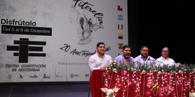 Con la presencia de cinco países llega Apatzingán el espectáculo Titeralía.