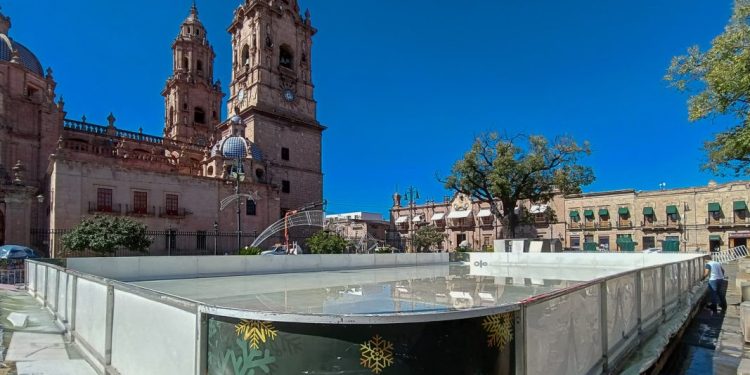 Invita gobierno de Morelia a inauguración de pista de hielo y encendido navideño