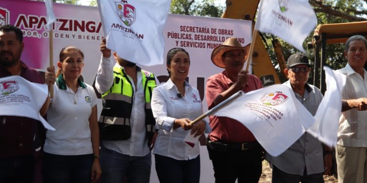 Fanny Arreola pone en marcha obras de infraestructura educativa