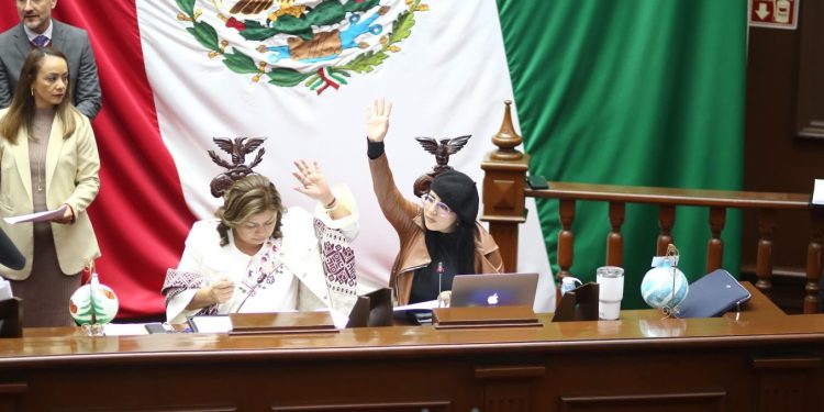 Respalda Vanhe Caratachea Reforma a la UMSNH