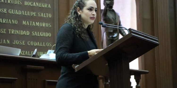 Atender la salud mental con programas educativos integrales, propone Sandra Arreola