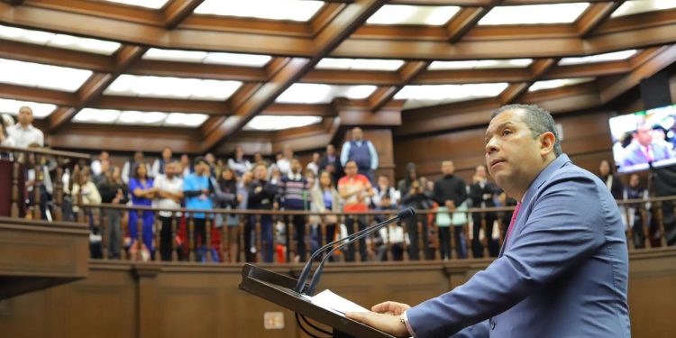 Con la UMSNH amor con amor se paga: JC Barragán