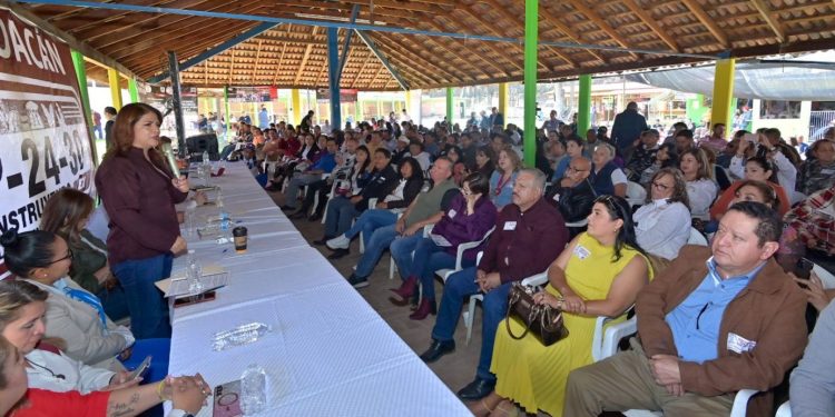 Participa Fabiola Alanís en instalación del Movimiento Progresista Michoacano