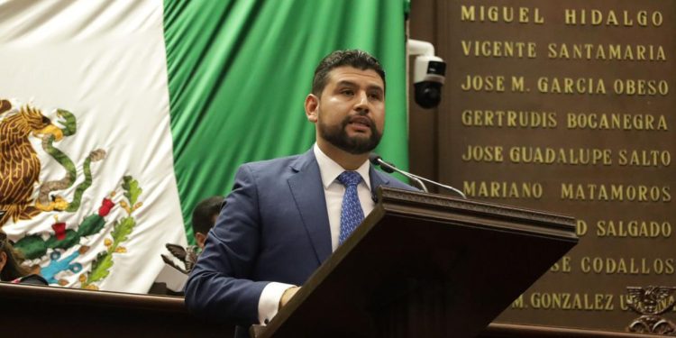 Octavio Ocampo propone aumentar la pena mínima para tentativa de feminicidio