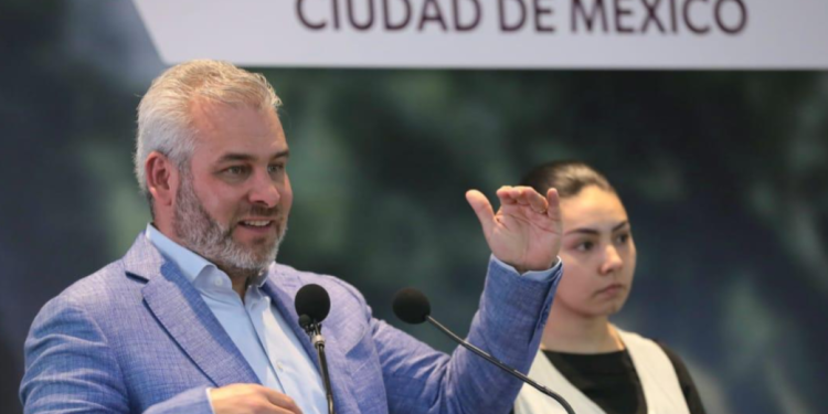 Imposición de aranceles a México y Canadá impactaría el bolsillo de estadounidenses: Bedolla