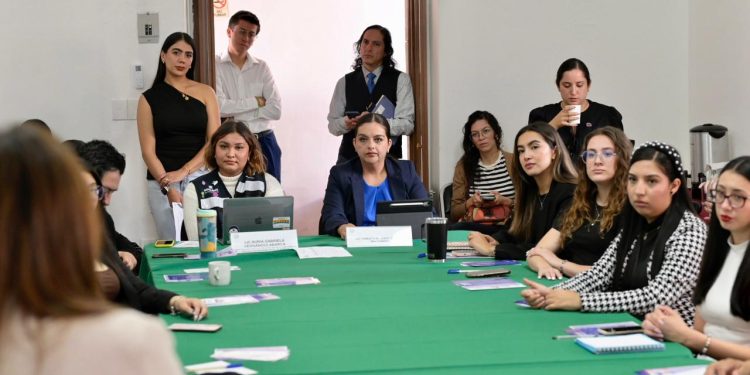 Capacita Congreso de Michoacán a personal para ser Punto Naranja