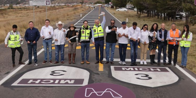 Inaugura Bedolla carretera multianual Epitacio Huerta-Contepec-Tlalpujahua