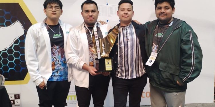 Estudiante de la UTM se corona campeón en el estatal de ajedrez