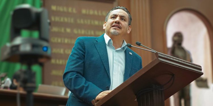 Por un Michoacán más limpio y sustentable bancada naranja respalda reforma de residuos sólidos: Víctor Manríquez