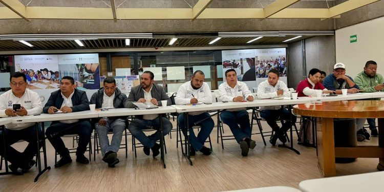 La Sección XVlll de la CNTE avanza en diálogo con autoridades federales en la Ciudad de México