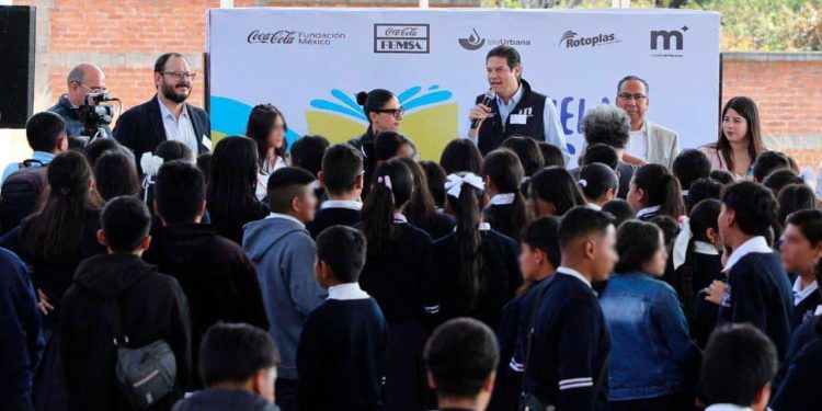 Coca Cola FEMSA se suma al Gobierno de Morelia para llevar agua a las escuelas