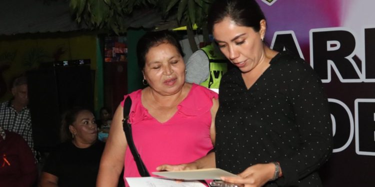 Fanny Arreola pone en marcha obra de pavimentación con recursos del FAIS