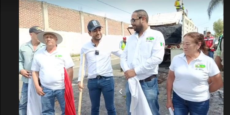 Inaugura Humberto Jiménez Solís mantenimiento de la carretera Los Reyes – Los Limones para mejorar la seguridad y el desarrollo económico