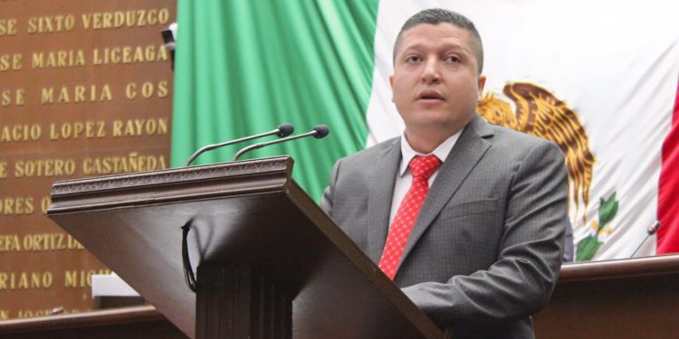 Presenta Vicente Gómez iniciativa para incorporar perspectiva de género a la Ley de Competitividad de la MYPYME