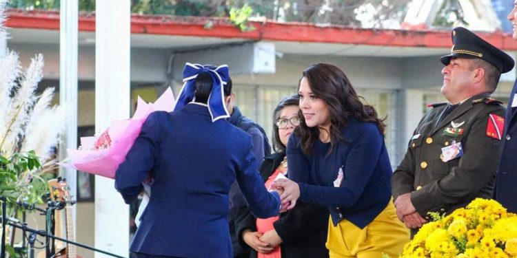 Xóchitl Ruiz refrenda compromiso de apoyar al fortalecimiento del sector educativo