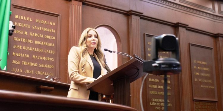 Belinda Hurtado celebra la aprobación del presupuesto público 2025