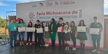 Con proyectos de salud y física alumnas del Cecytem ganan Feria de Ciencias