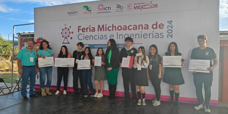 Con proyectos de salud y física alumnas del Cecytem ganan Feria de Ciencias