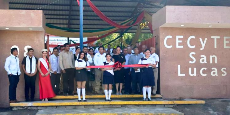 Celebra Cecytem San Lucas 30 años con obras de infraestructura