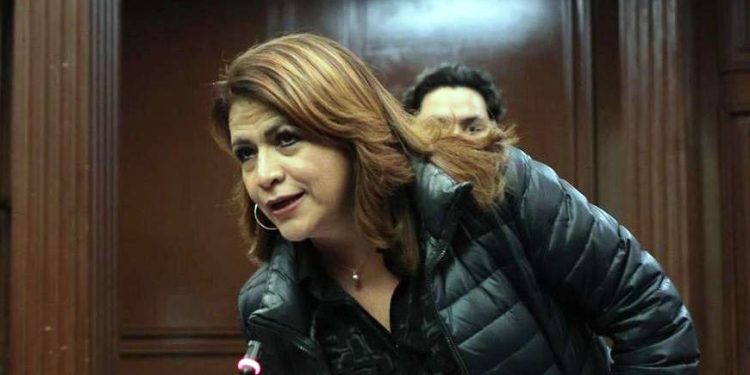 Simplificación orgánica acaba con burocracia dorada: Fabiola Alanís