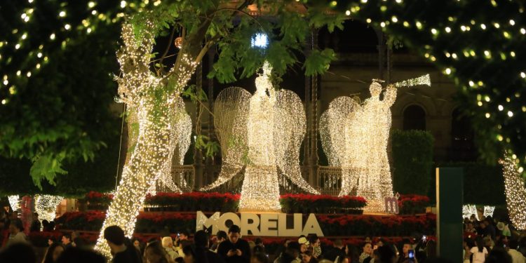 Alfonso Martínez inaugura una Mágica Navidad