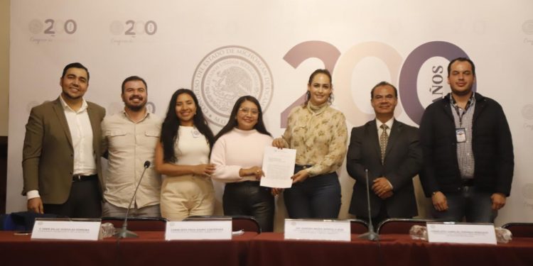 Congreso del Estado recibe iniciativa ciudadana en materia ambiental