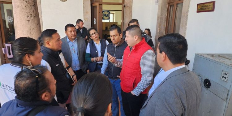 Acompaña Vicente Gómez gestión de incremento salarial para Telebachillerato