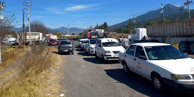 Bloqueos colapsaron por 6 horas, Meseta Purhépecha