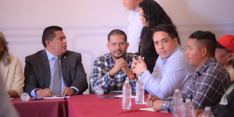 Busca Conrado Paz reivindicar derechos de los pueblos originarios de Michoacán