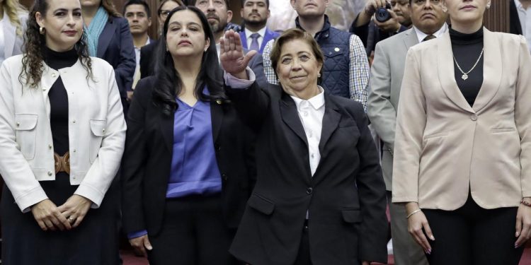 Congreso del Estado toma protesta a Presidenta Municipal Sustituta de Cotija