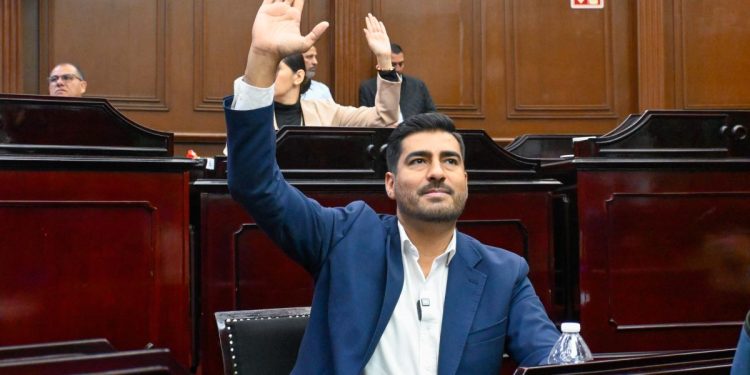 Respalda Poncho Chávez designación de nueva presidenta de Cotija