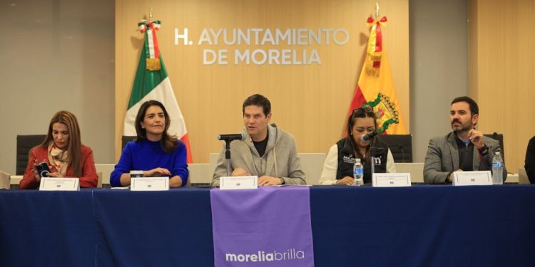 La presidenta Fanny Arreola agradece el apoyo de la Secretaria de Desarrollo Urbano y Movilidad del Estado de Michoacán.  